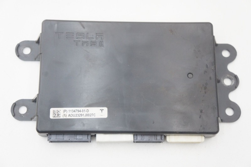 Блок контролю пневмопідвіски Tesla Model X 21+, 1134794-01-D
