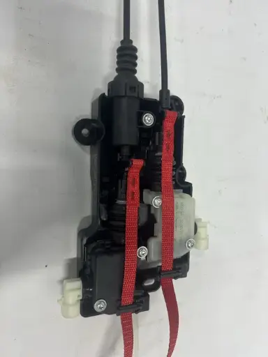 [1057991-00-F] Привід замка капота (актуатор) в зборі Tesla Model X, 1057991-00-F