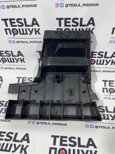 [1470967-00-B] Кронштейн кріплення обшивки багажника Tesla Model 3,  1470967-00-B