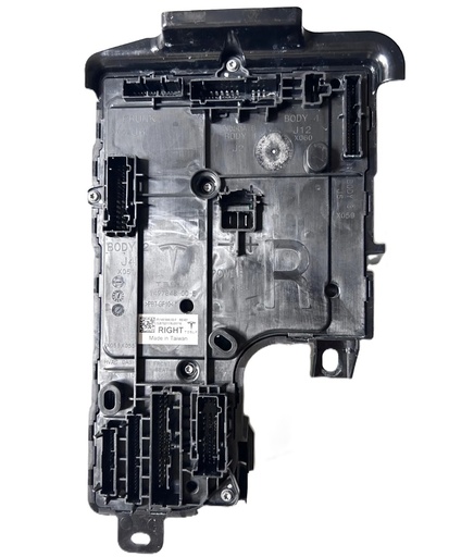 [1497846-00-F] Боді контролер кузова правий Tesla Model Y, 1497846-00-F